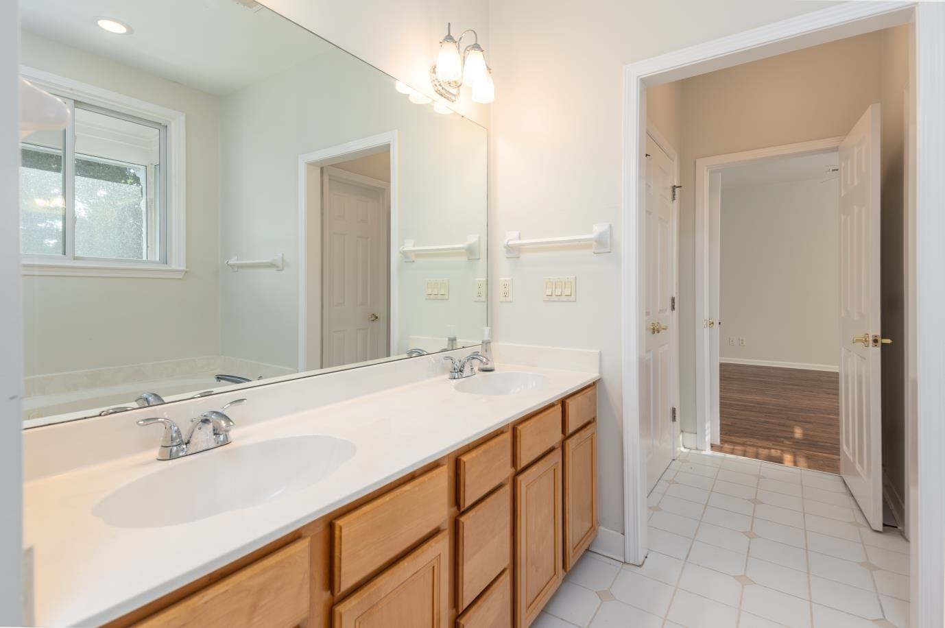 946 RIVER LANDING DR