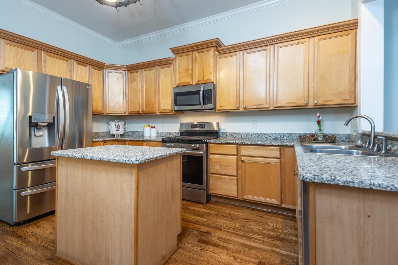 946 RIVER LANDING DR