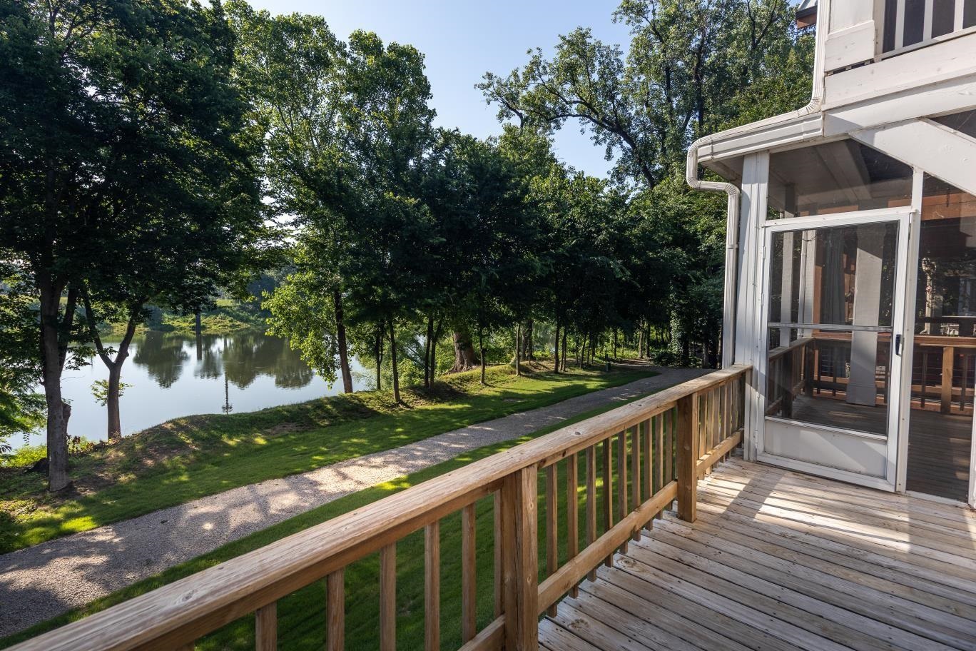 946 RIVER LANDING DR