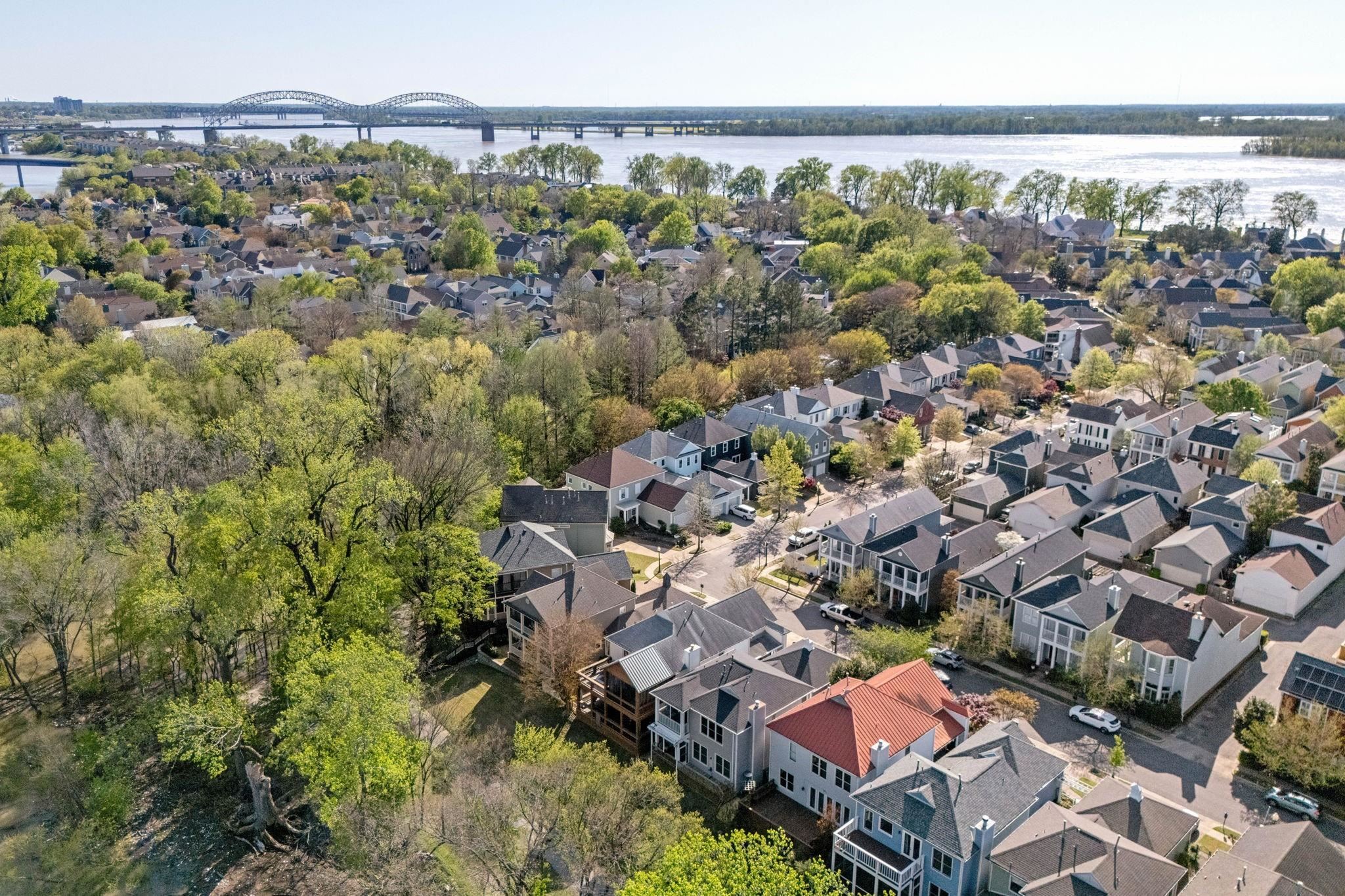 946 RIVER LANDING DR