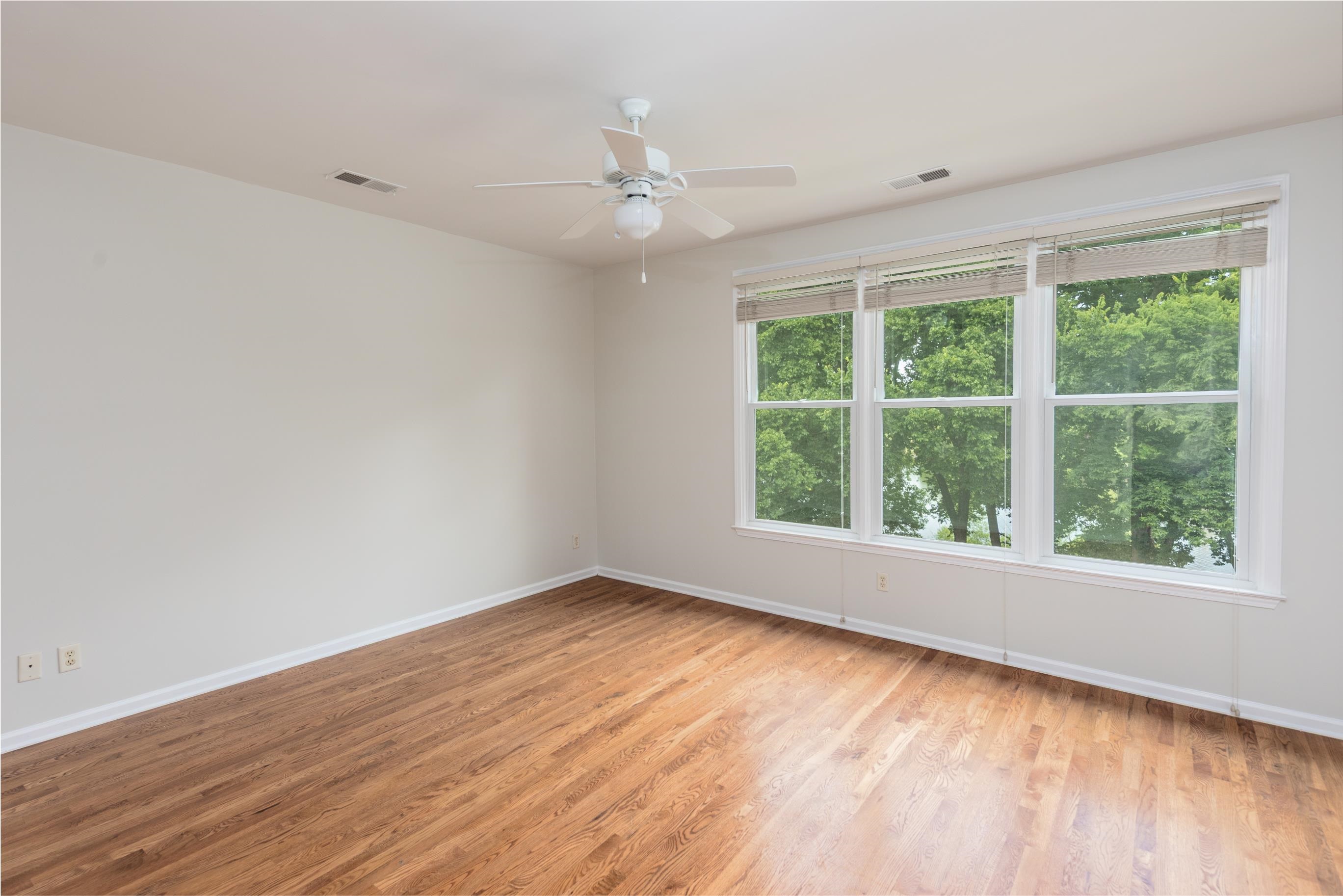 946 RIVER LANDING DR