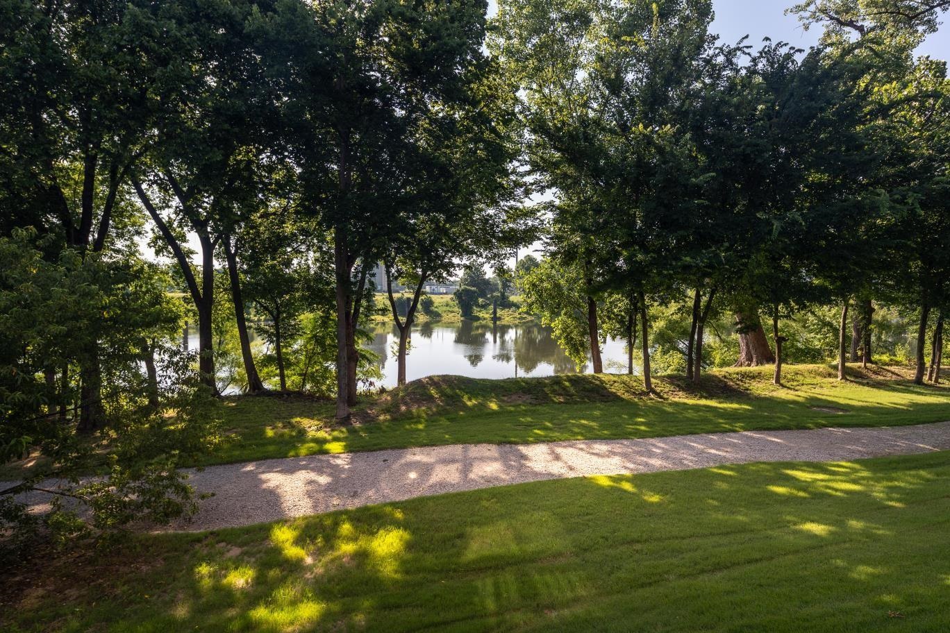 946 RIVER LANDING DR