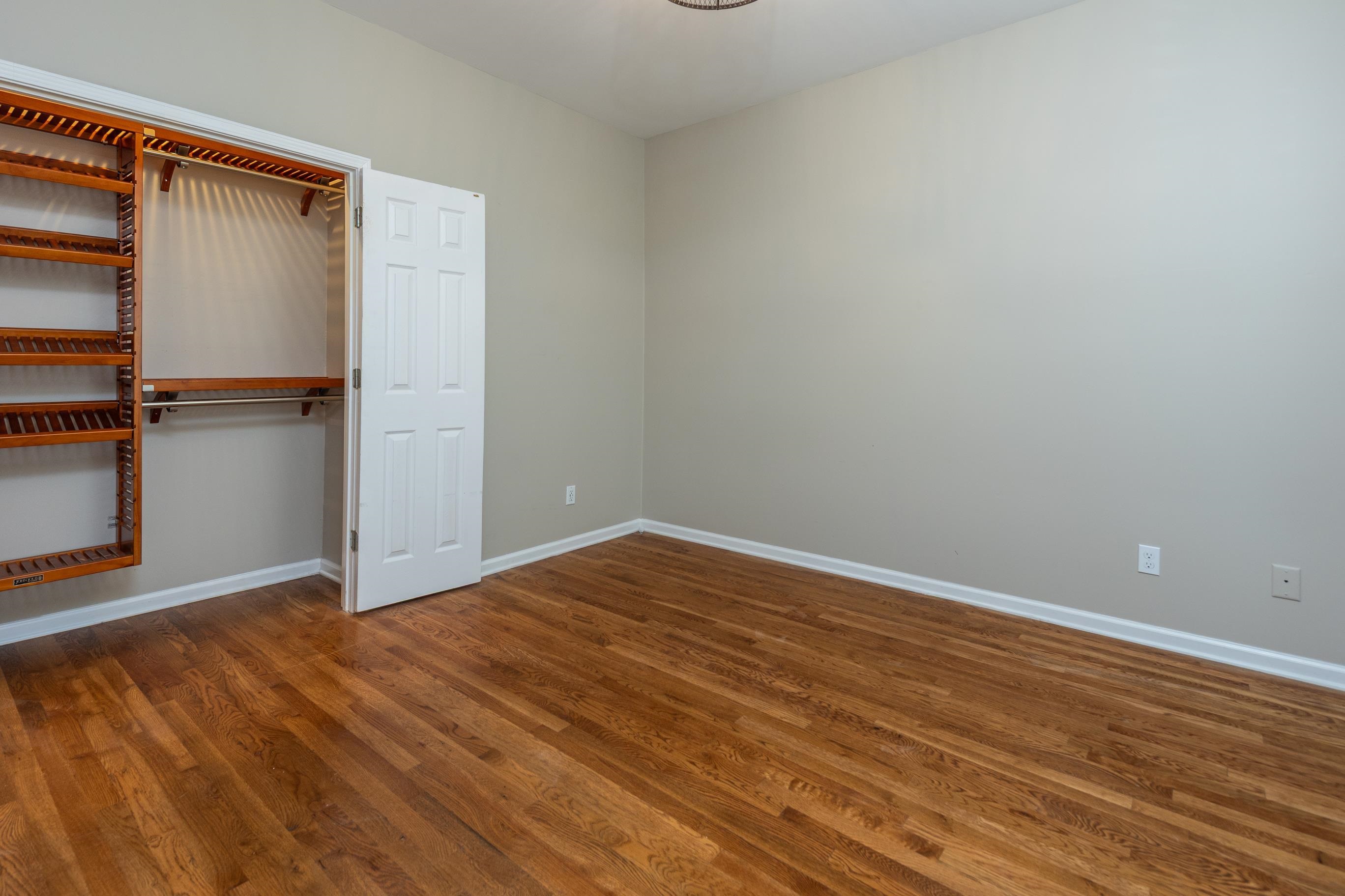 946 RIVER LANDING DR