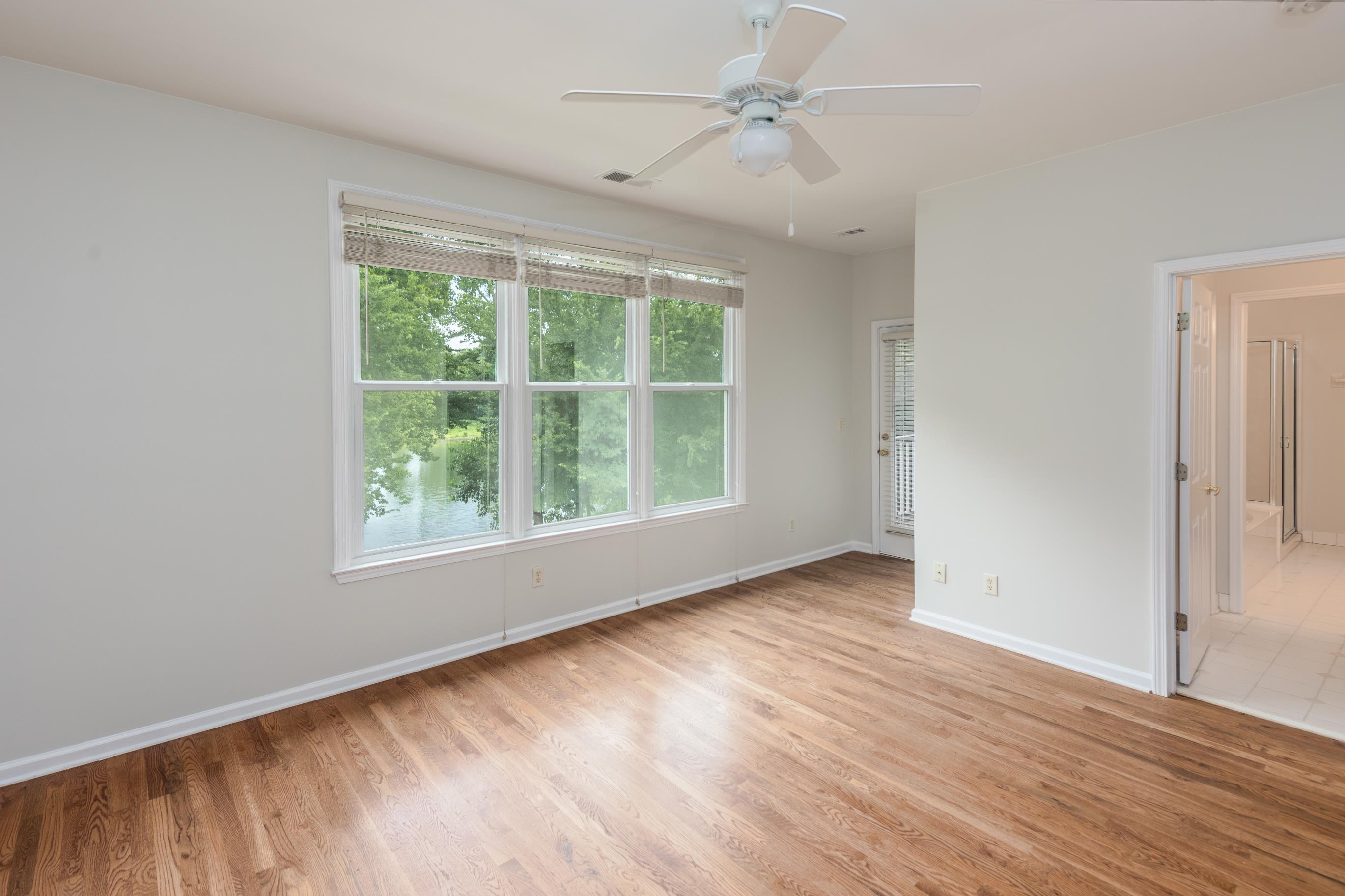 946 RIVER LANDING DR