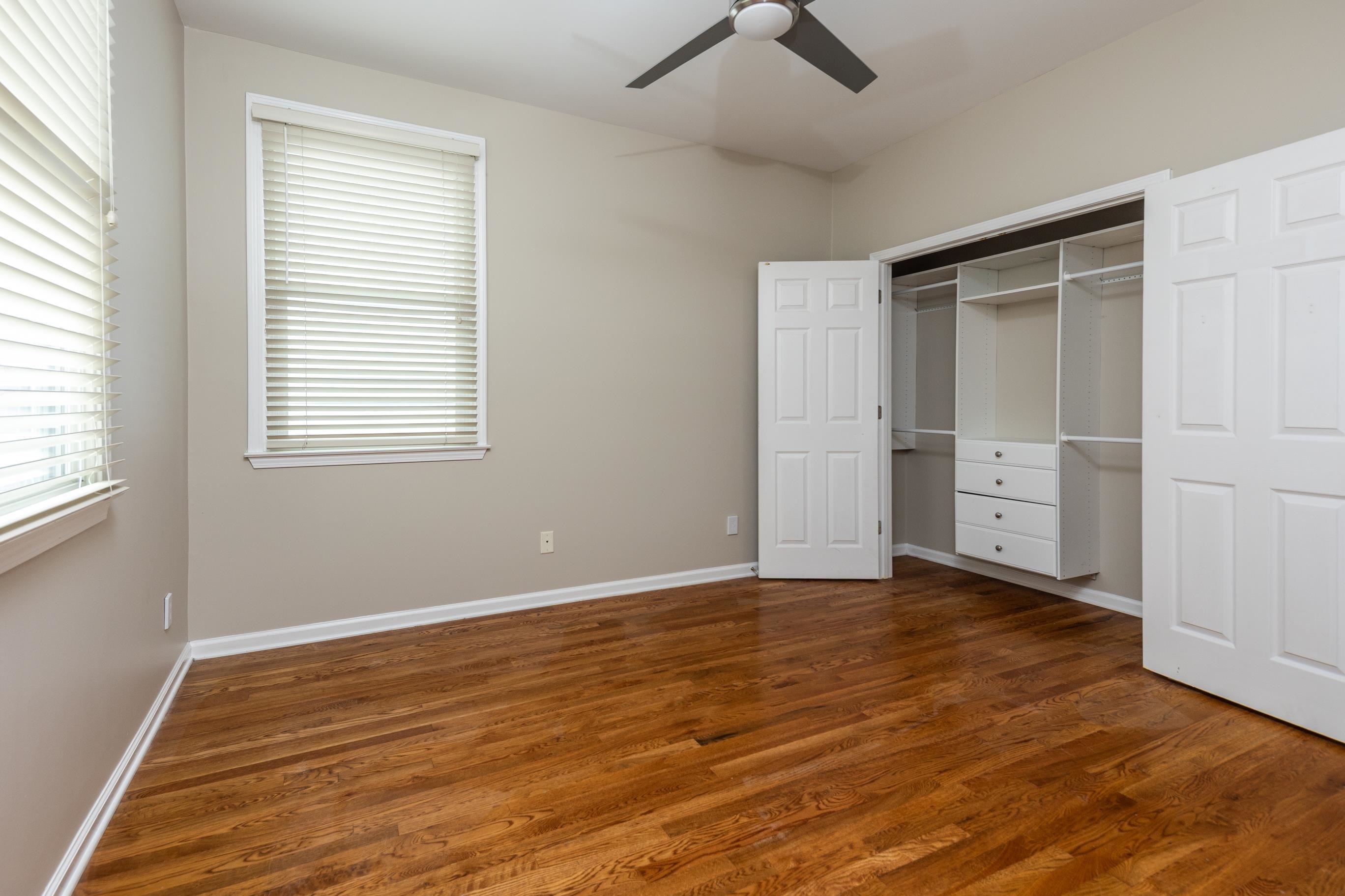 946 RIVER LANDING DR