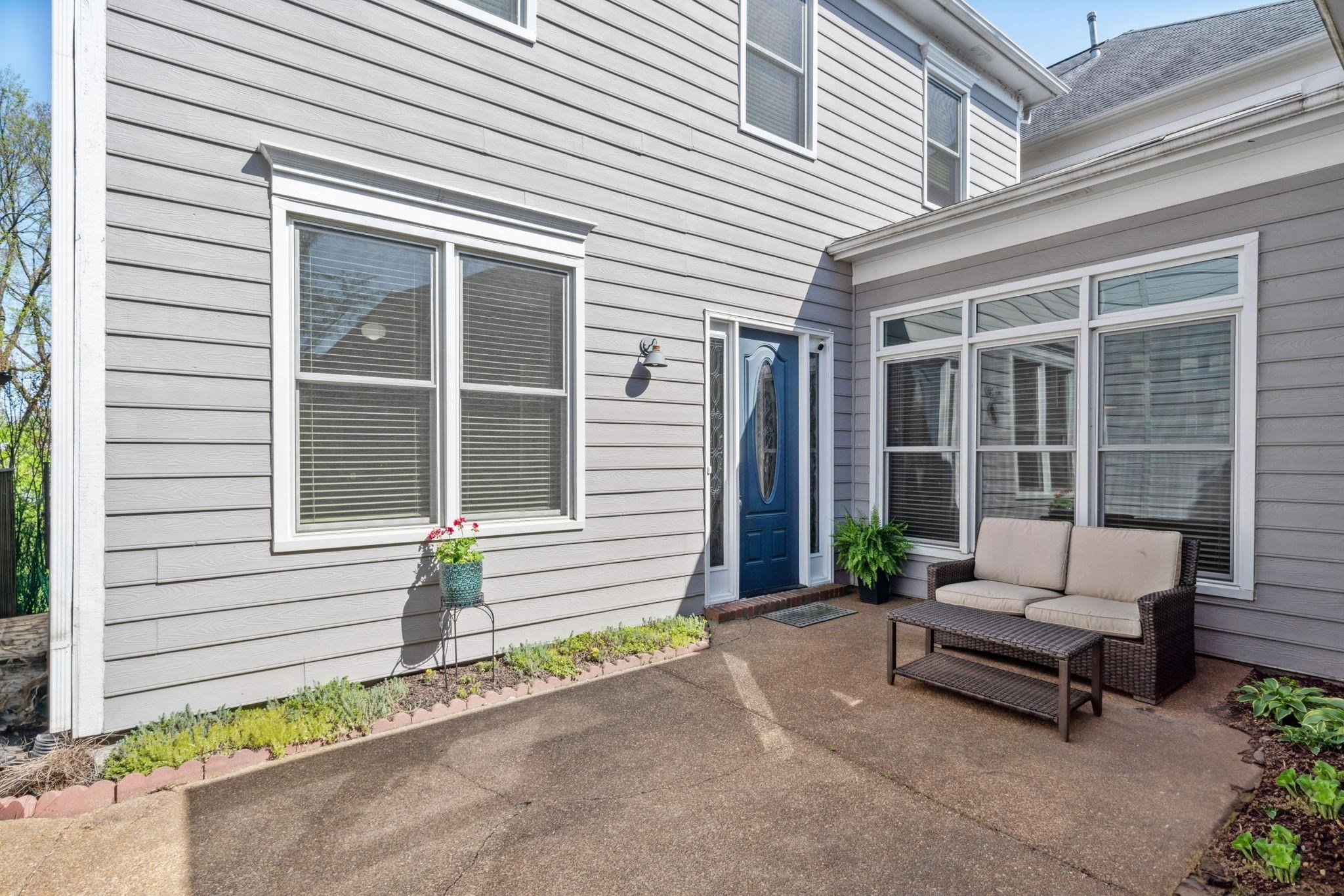 946 RIVER LANDING DR