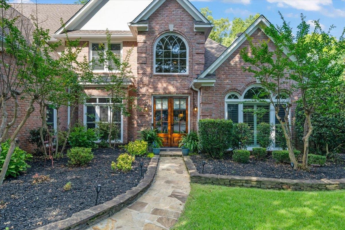 2200 LAKE PAGE DR