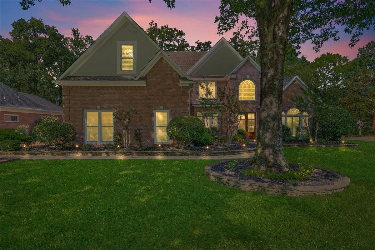 2200 LAKE PAGE DR