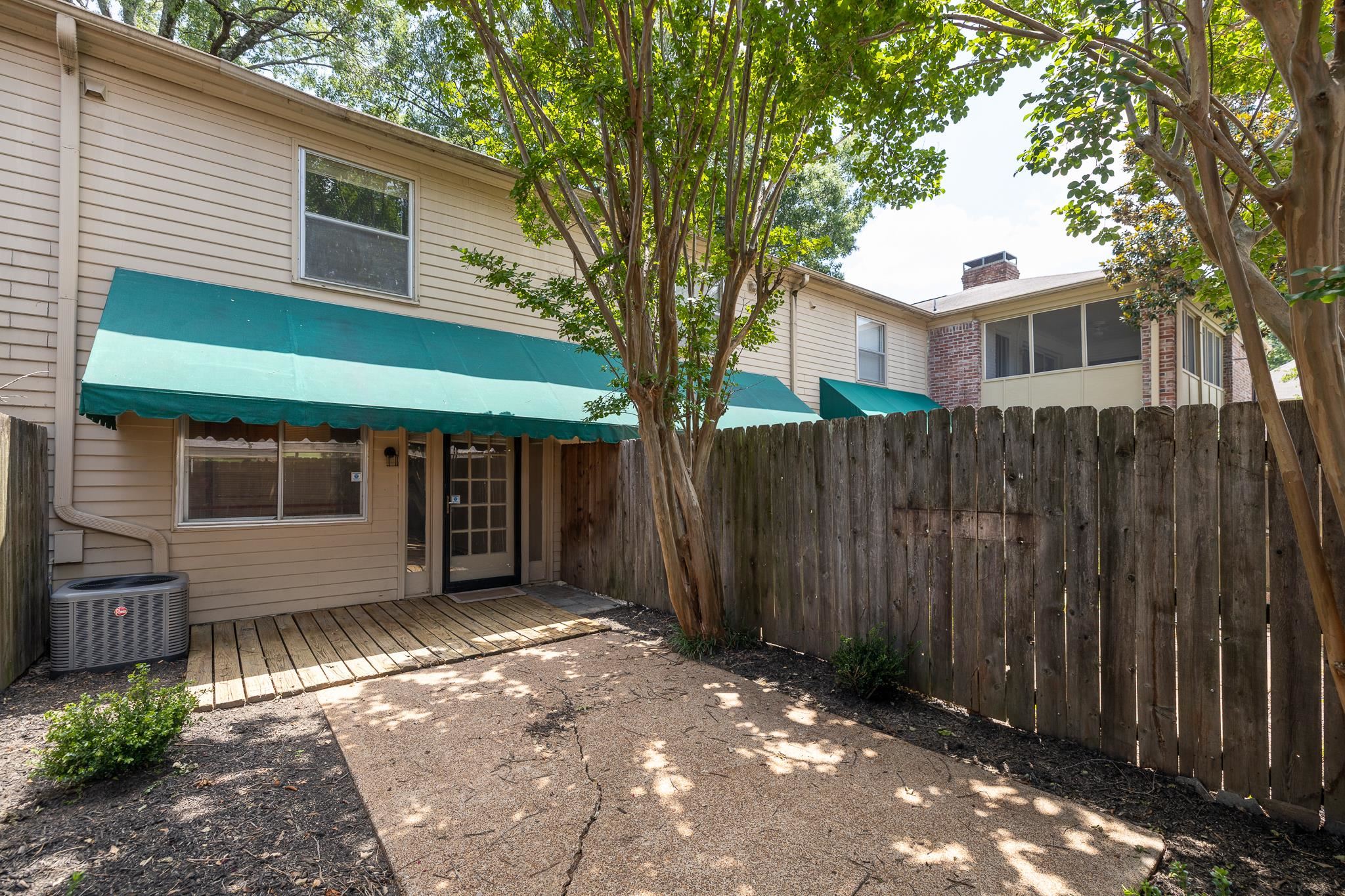 1204 CHAMBERLAIN DR Unit: 10