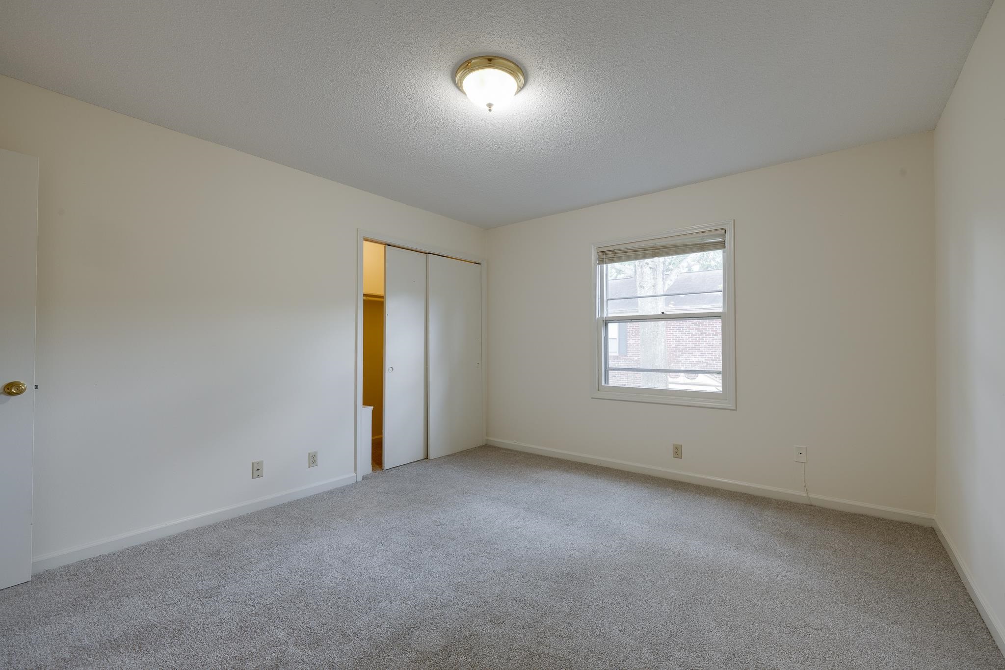 1204 CHAMBERLAIN DR Unit: 10