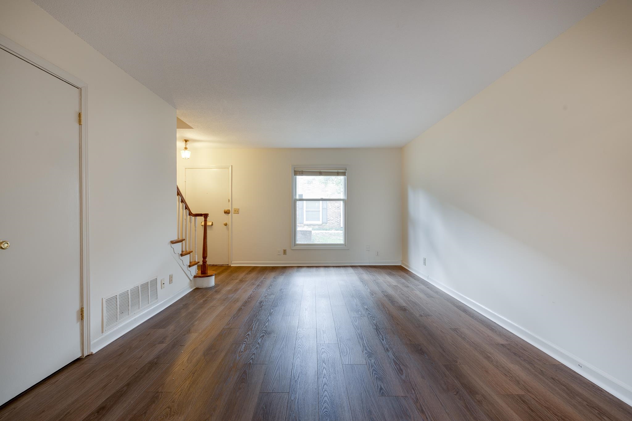 1204 CHAMBERLAIN DR Unit: 10