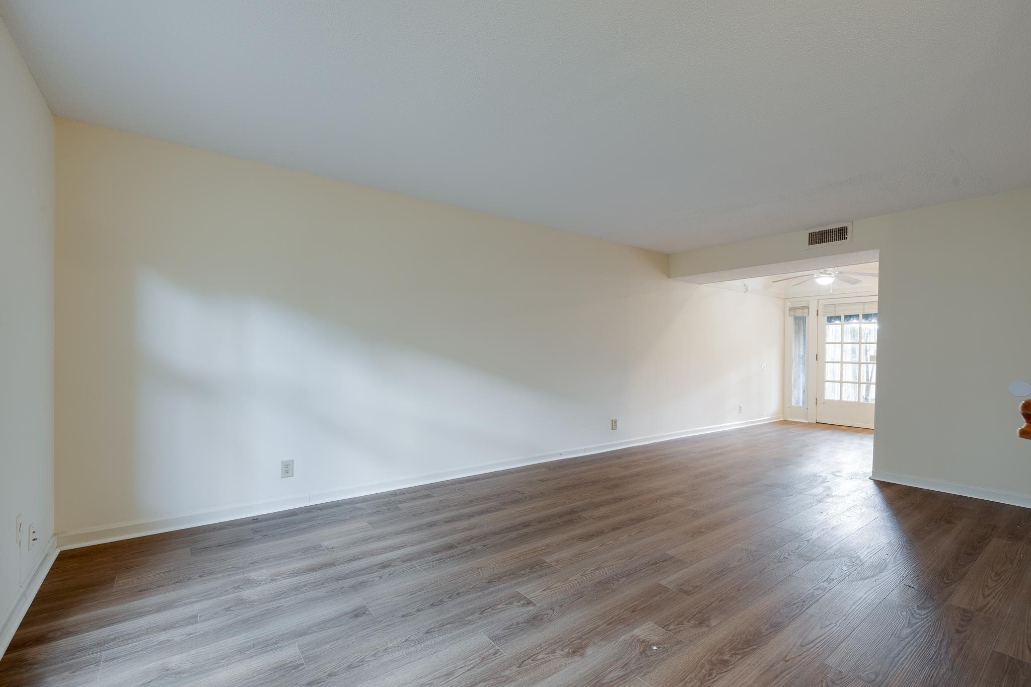 1204 CHAMBERLAIN DR Unit: 10