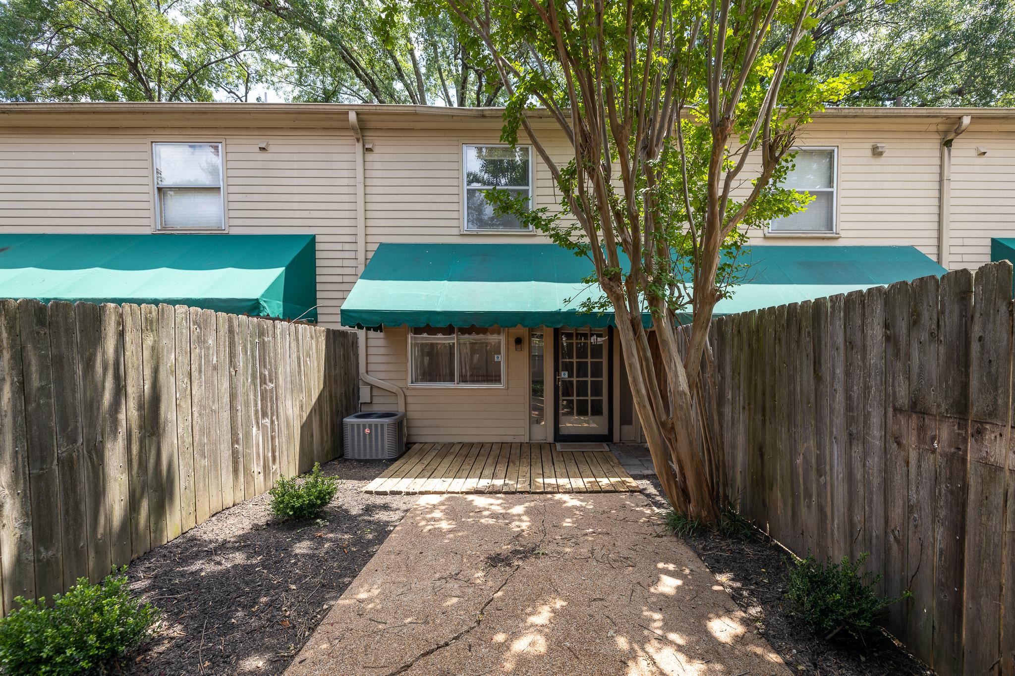 1204 CHAMBERLAIN DR Unit: 10