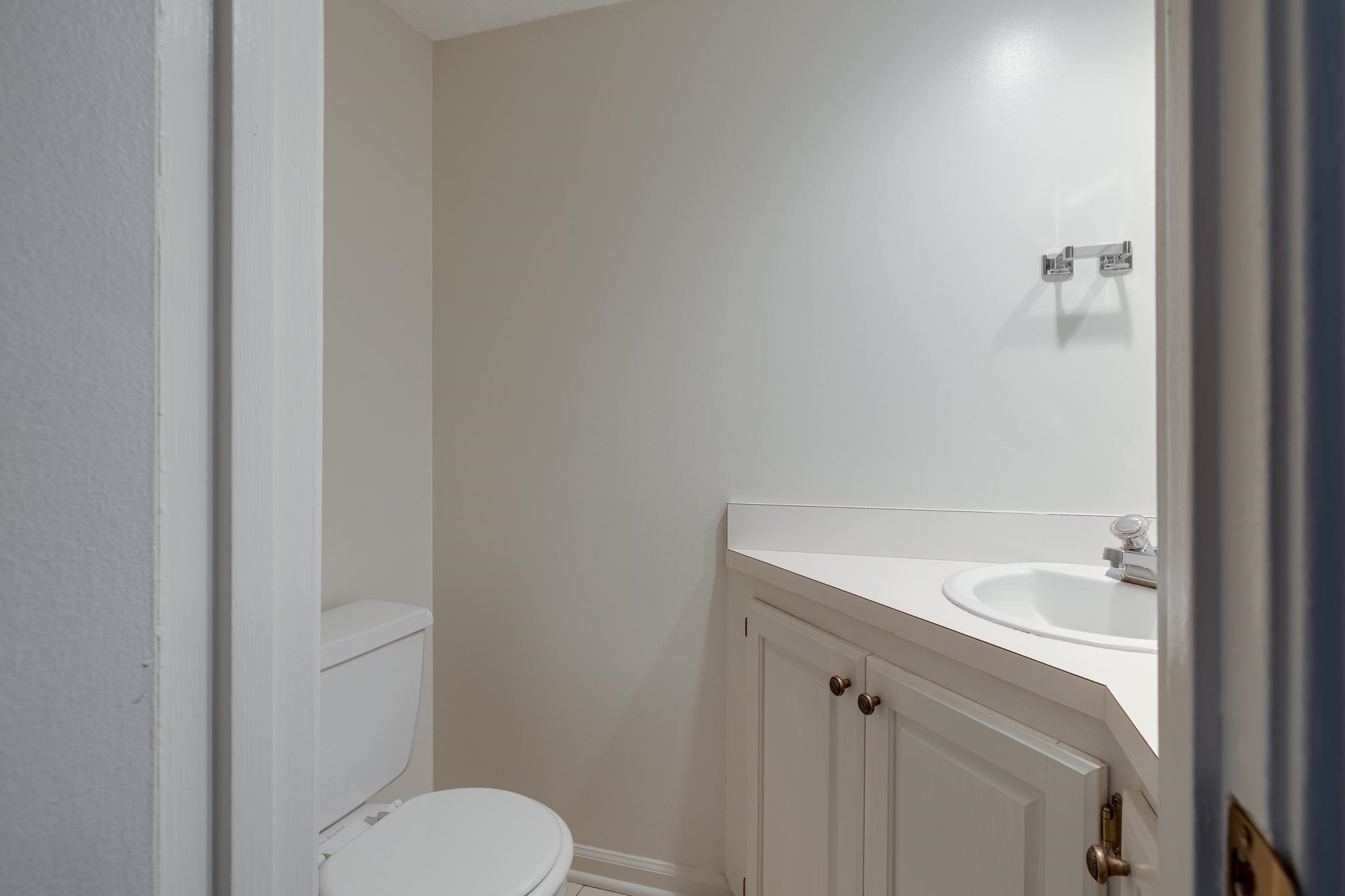 1204 CHAMBERLAIN DR Unit: 10