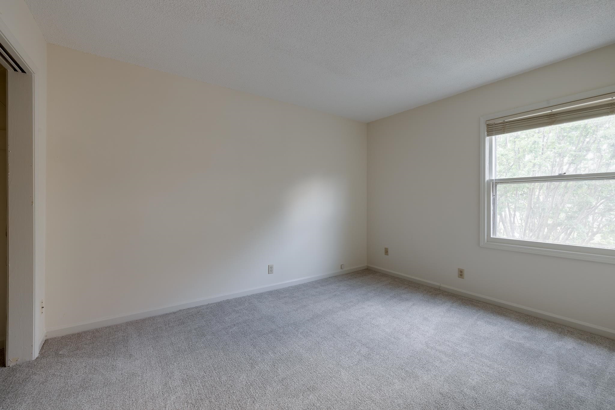 1204 CHAMBERLAIN DR Unit: 10