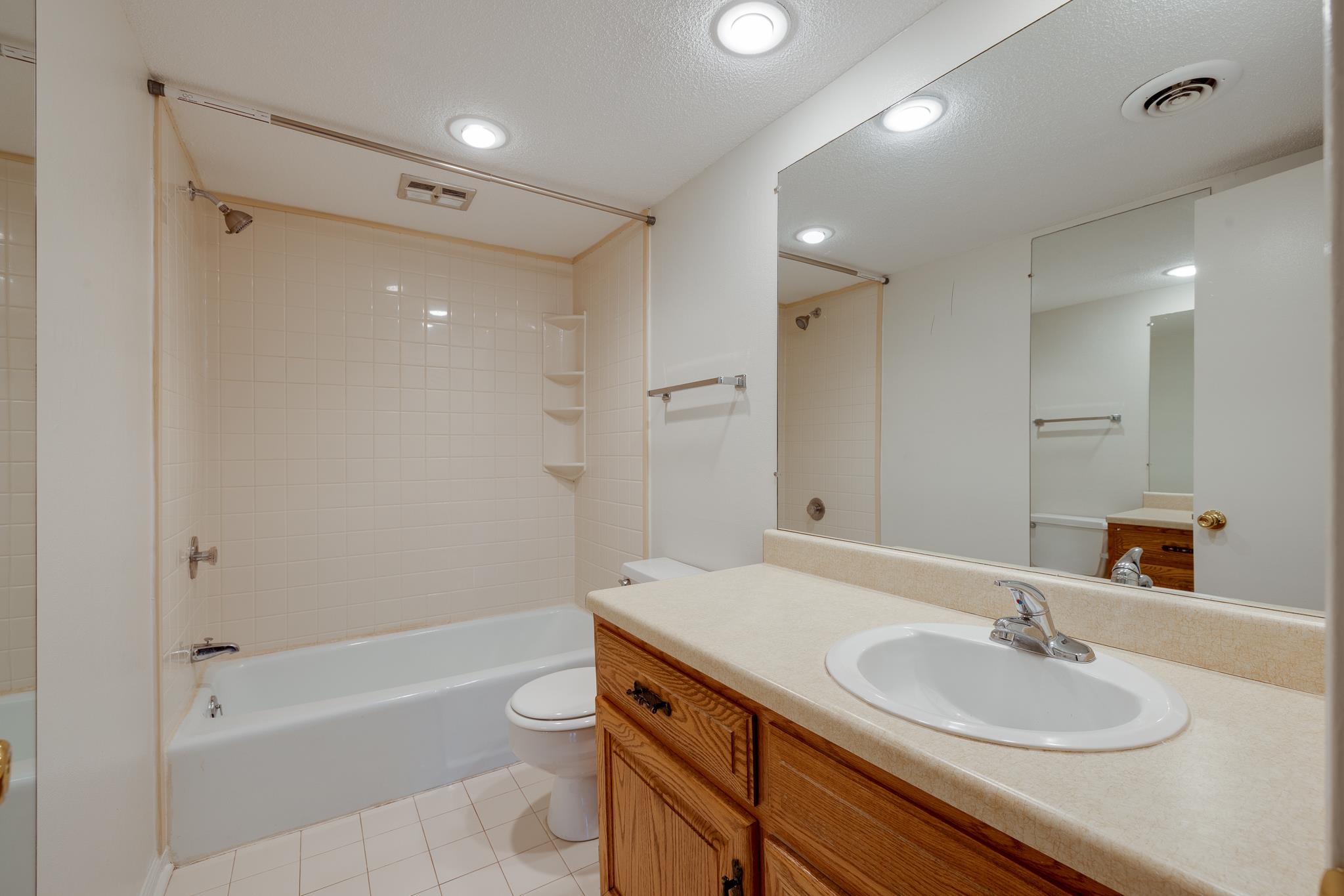 1204 CHAMBERLAIN DR Unit: 10