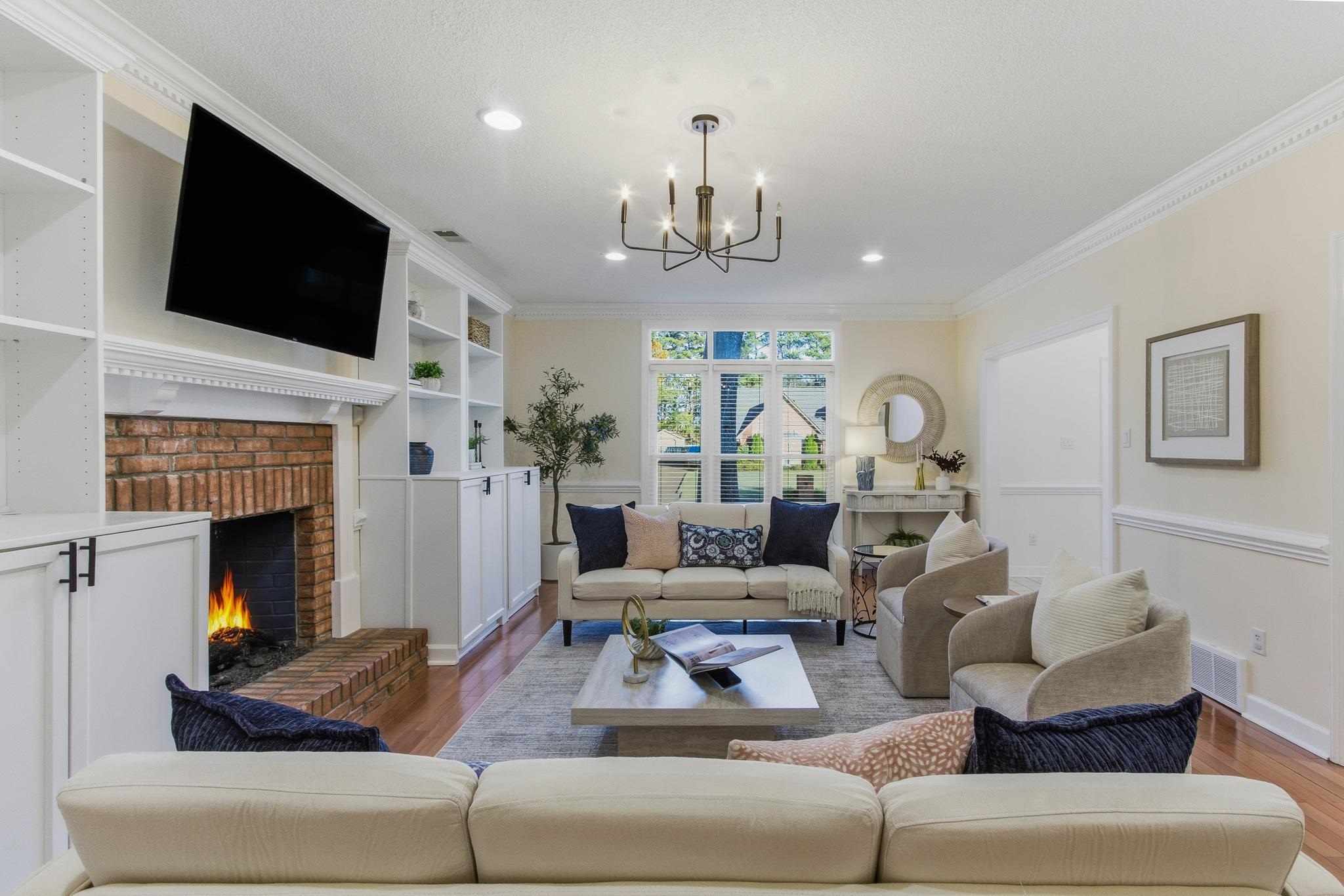 971 ROLLING OAKS LN