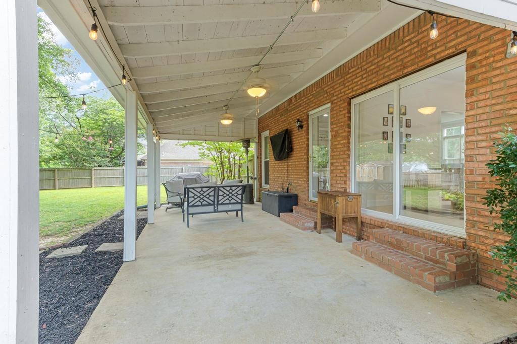 971 ROLLING OAKS LN