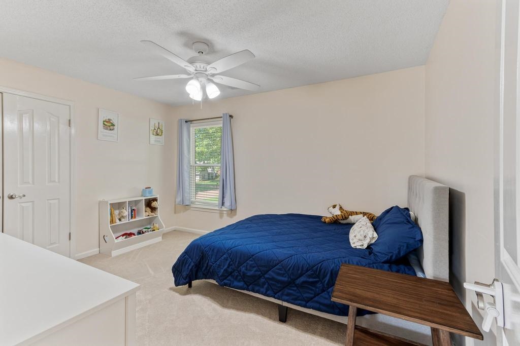971 ROLLING OAKS LN