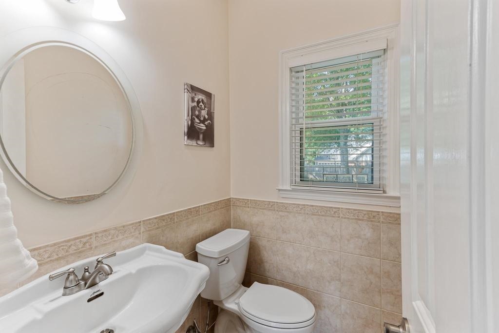 971 ROLLING OAKS LN