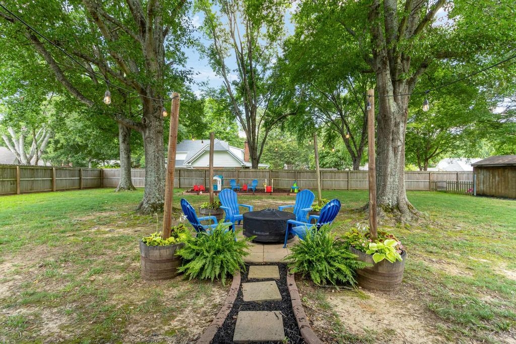 971 ROLLING OAKS LN