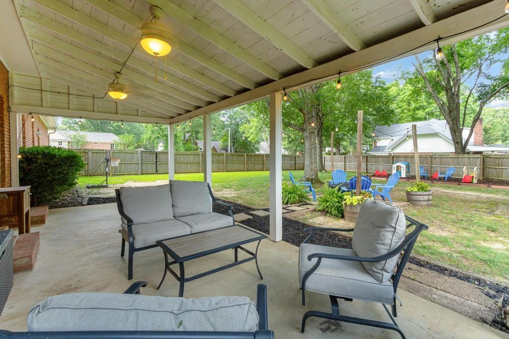 971 ROLLING OAKS LN