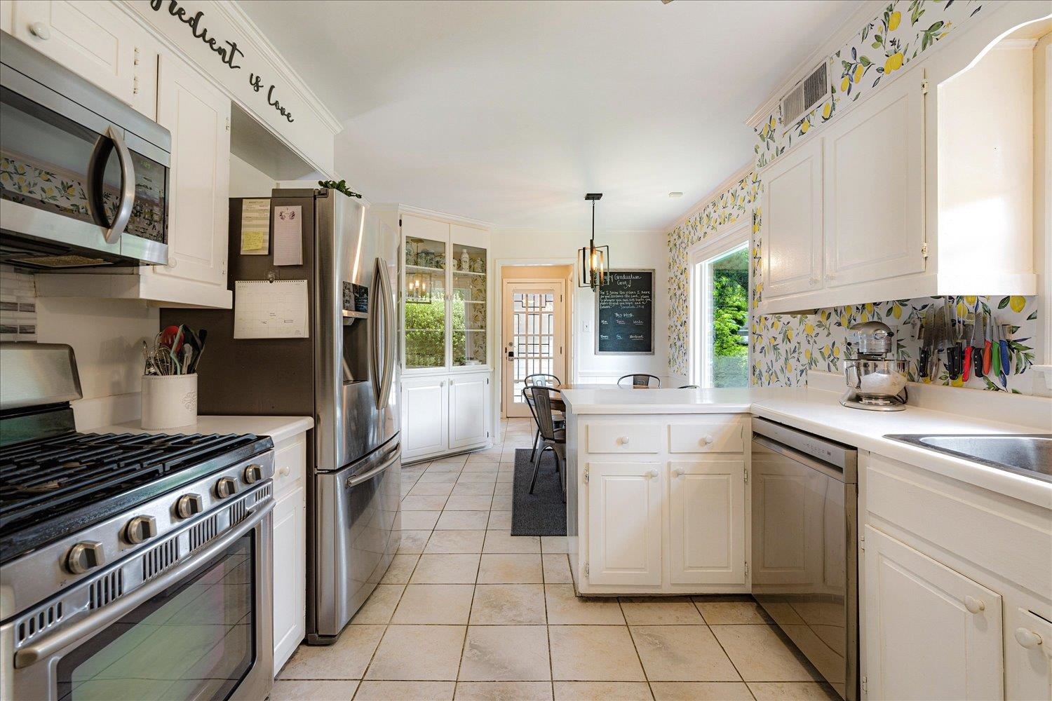 1484 LANCASTER DR