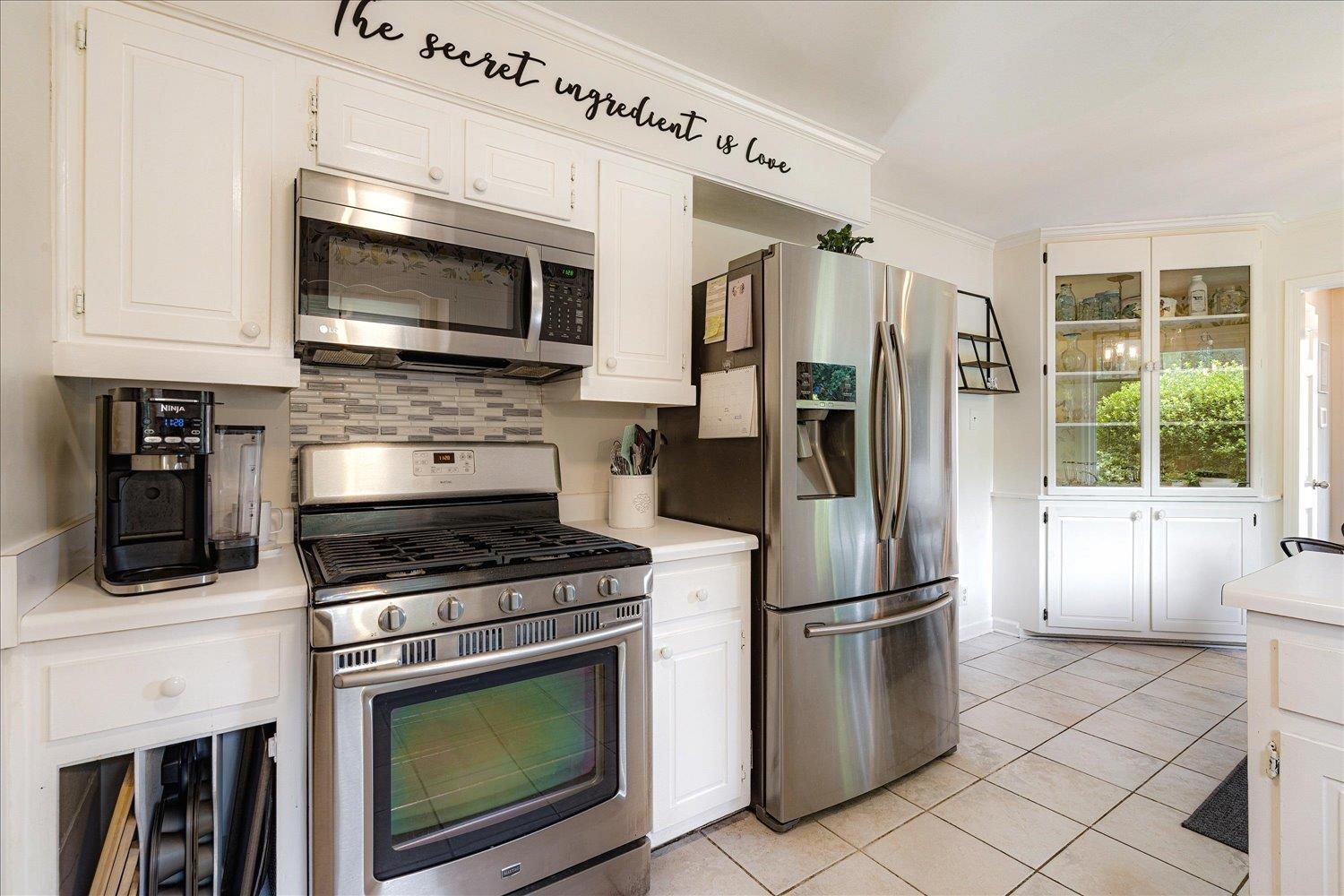 1484 LANCASTER DR