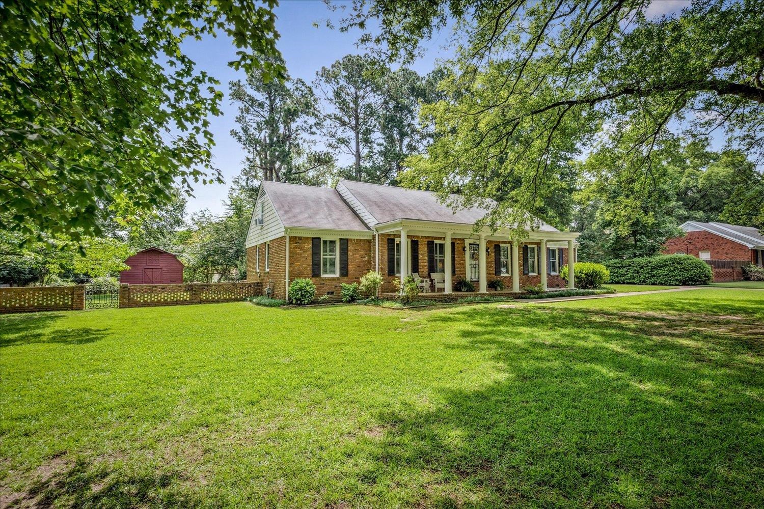 1484 LANCASTER DR