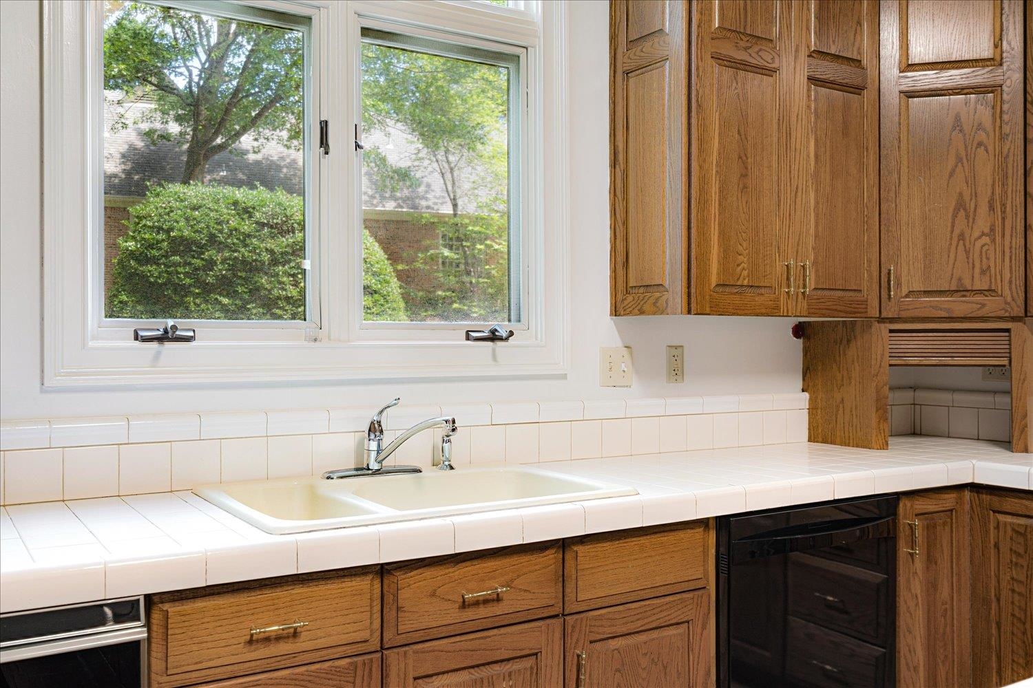 1035 HUMPHREY OAKS CIR