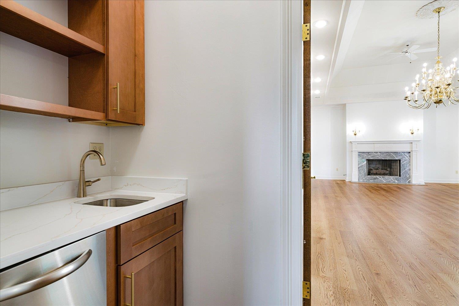 1035 HUMPHREY OAKS CIR