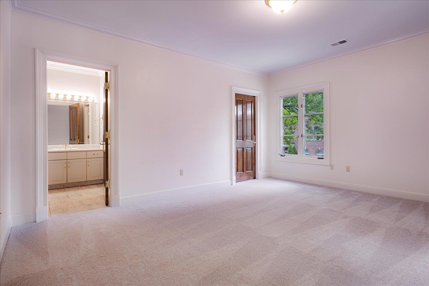 1035 HUMPHREY OAKS CIR