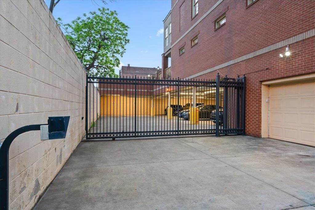 65 E PONTOTOC AVE Unit: 301