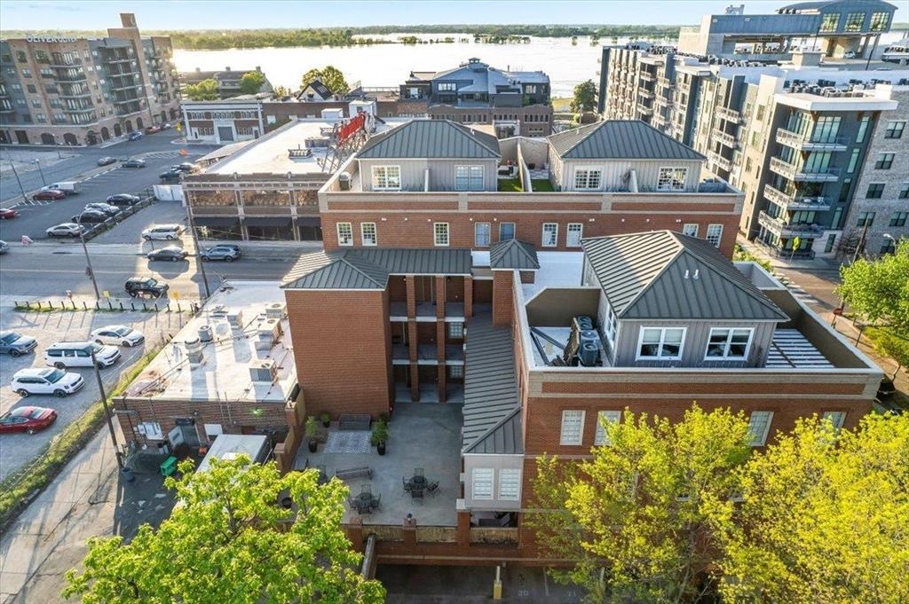 65 E PONTOTOC AVE Unit: 301