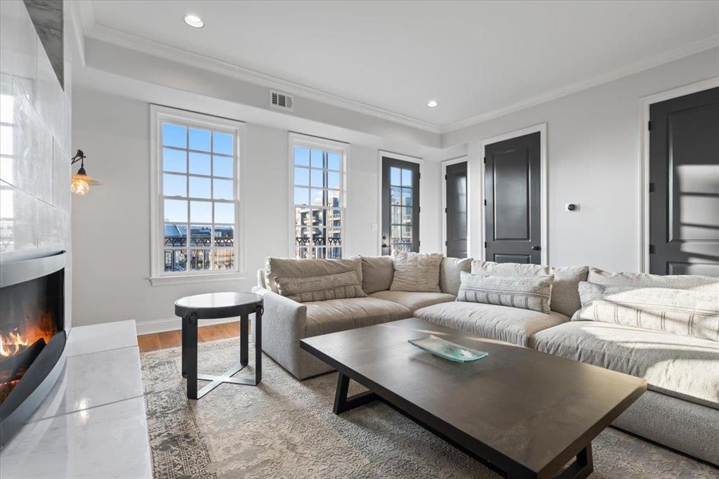 65 E PONTOTOC AVE Unit: 301