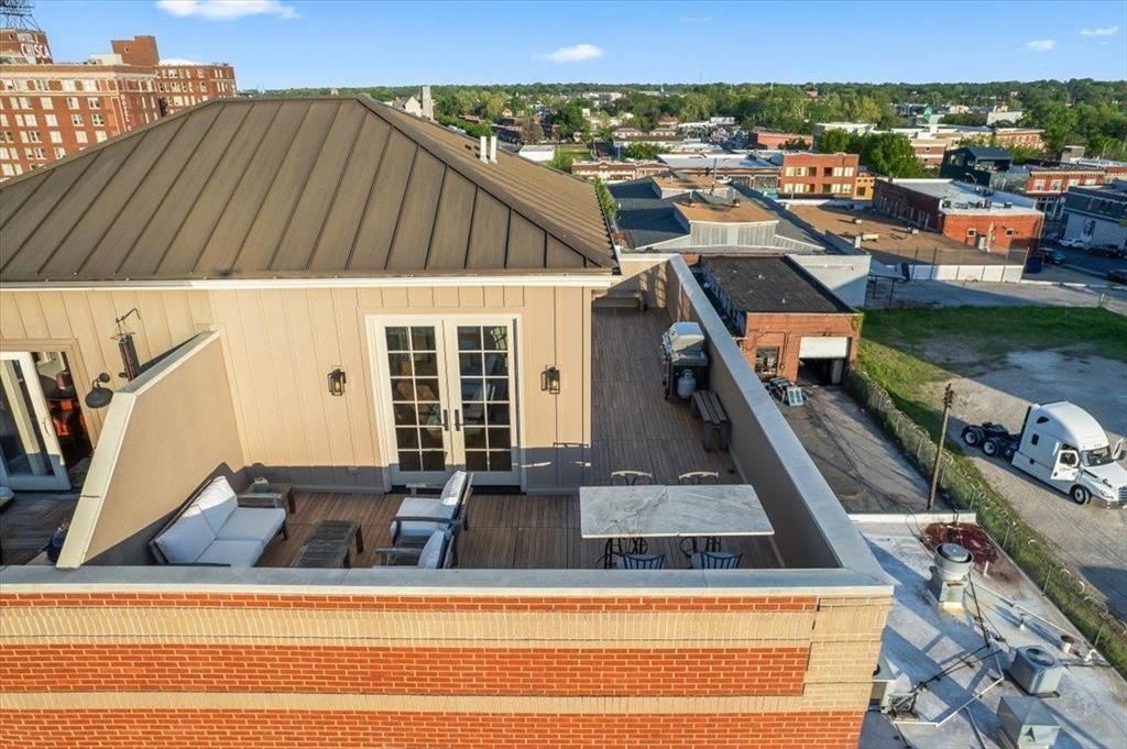 65 E PONTOTOC AVE Unit: 301