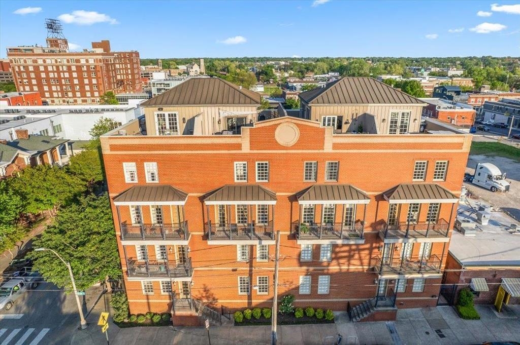 65 E PONTOTOC AVE Unit: 301