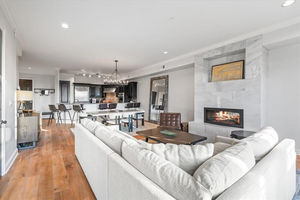 65 E PONTOTOC AVE Unit: 301