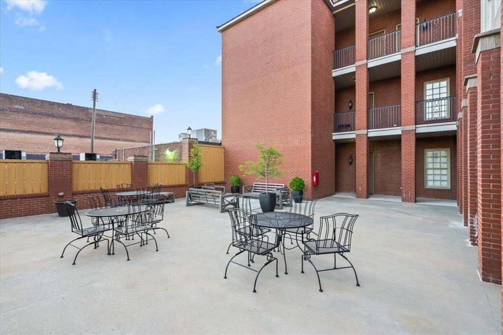 65 E PONTOTOC AVE Unit: 301