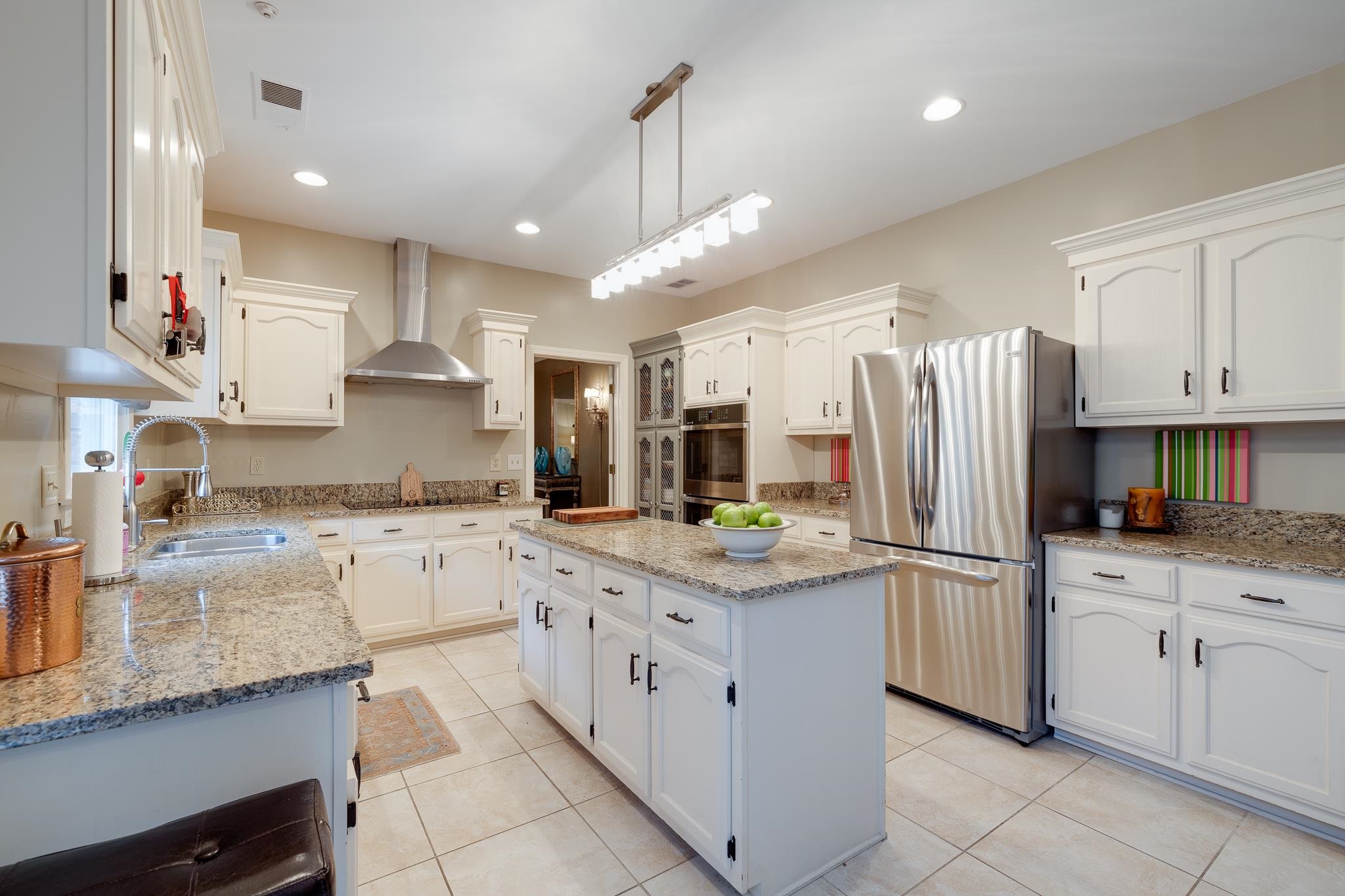 404 WELLINGTON CV