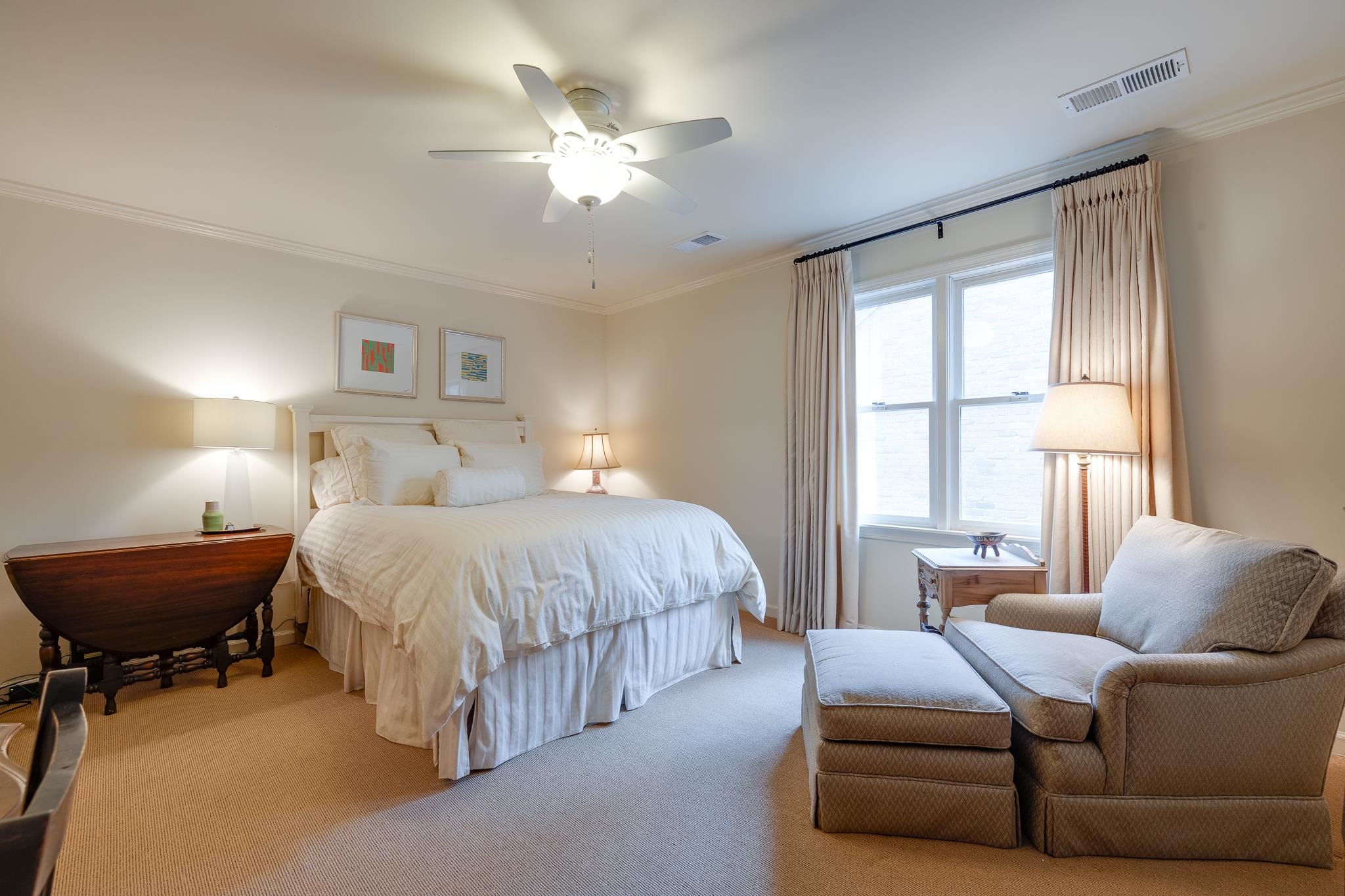 404 WELLINGTON CV