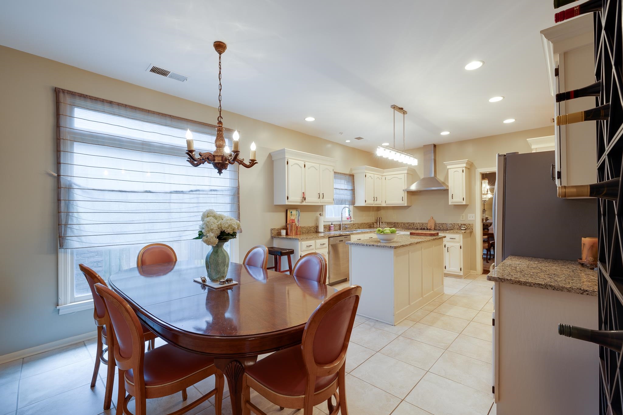 404 WELLINGTON CV