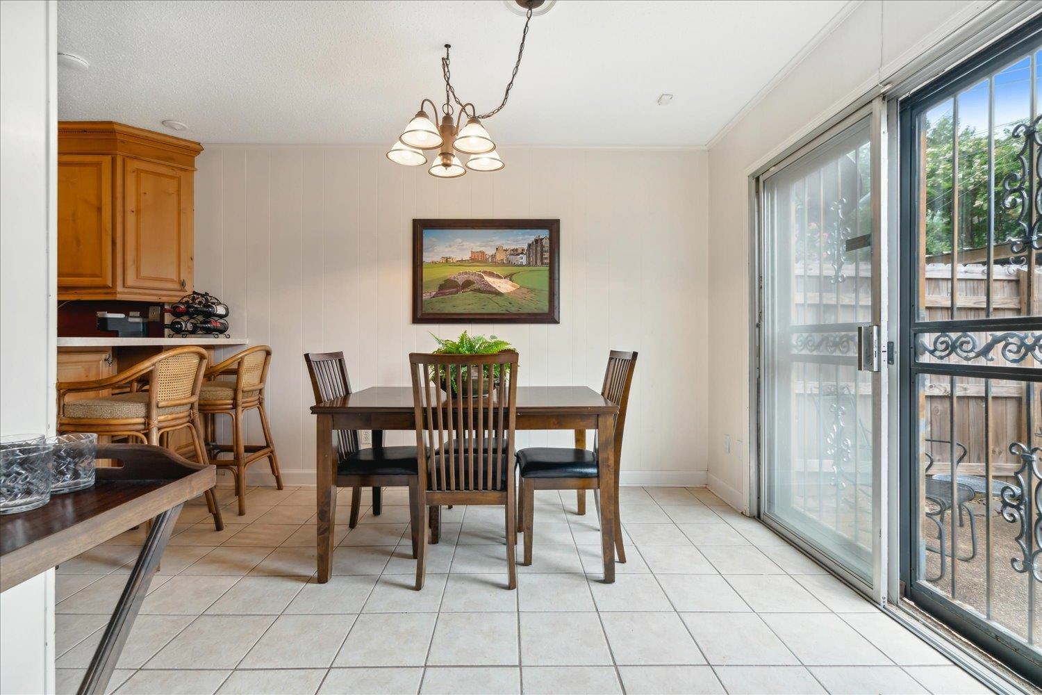 435 N HIGHLAND ST Unit: 2