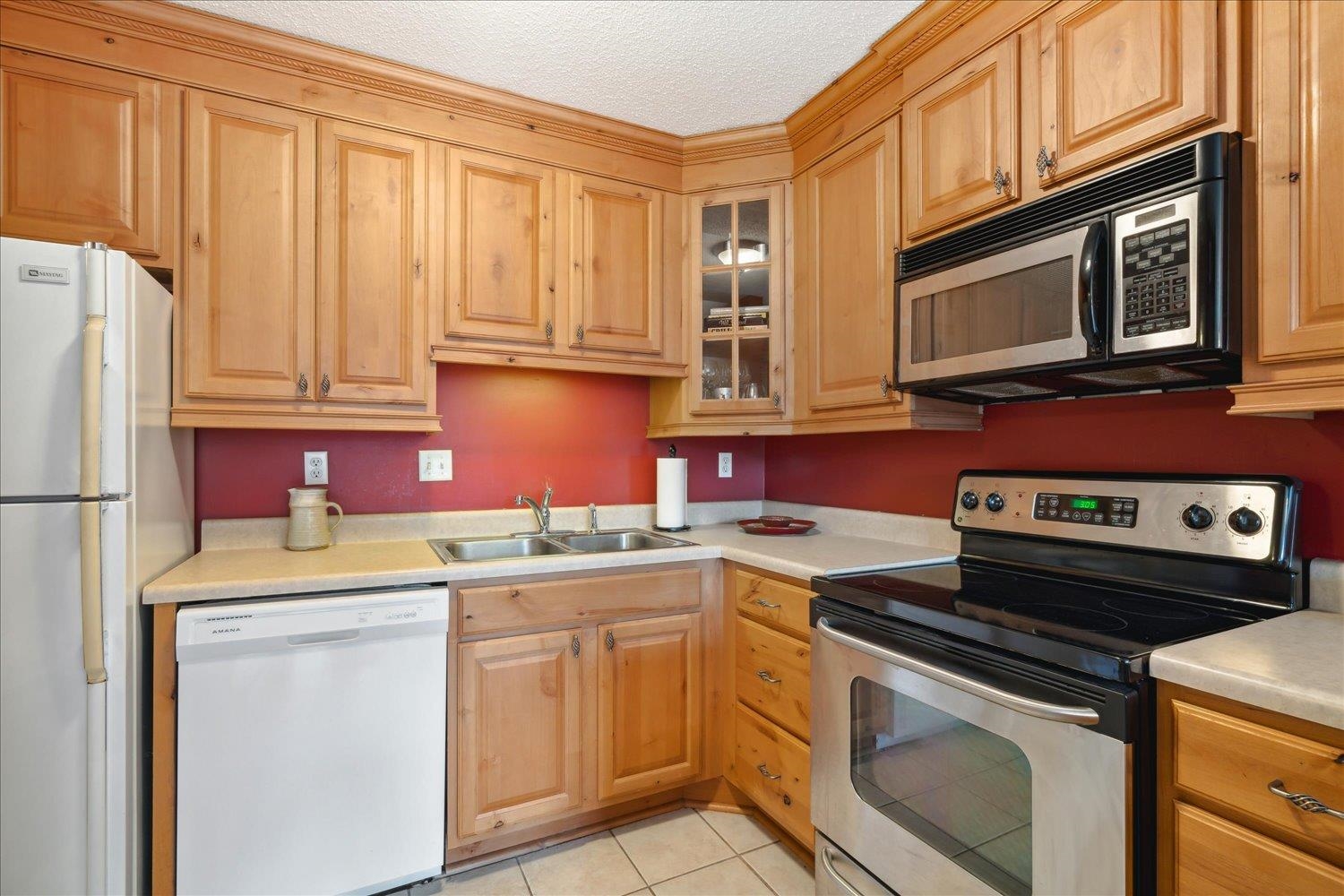 435 N HIGHLAND ST Unit: 2