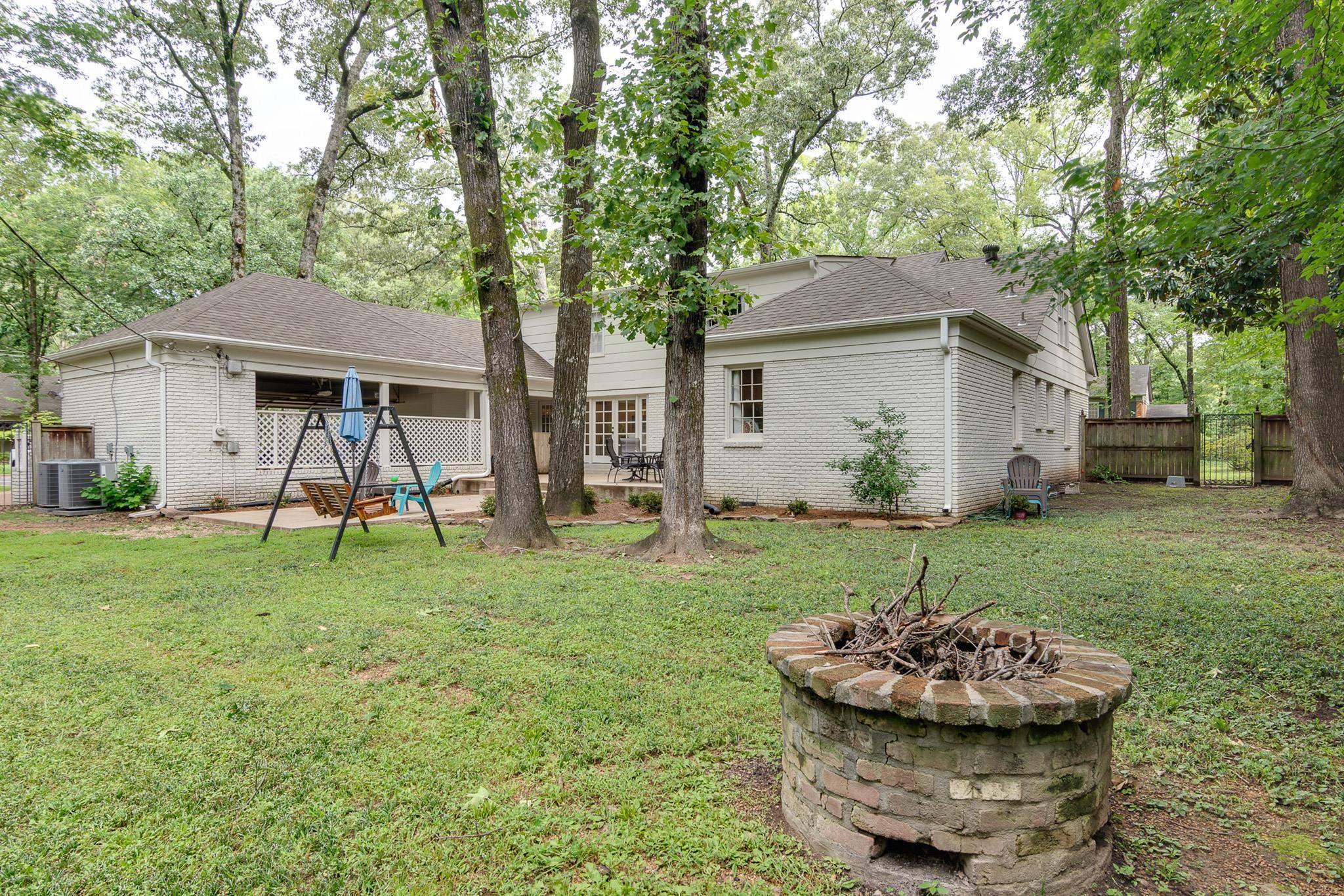 6353 KIRBY OAKS DR