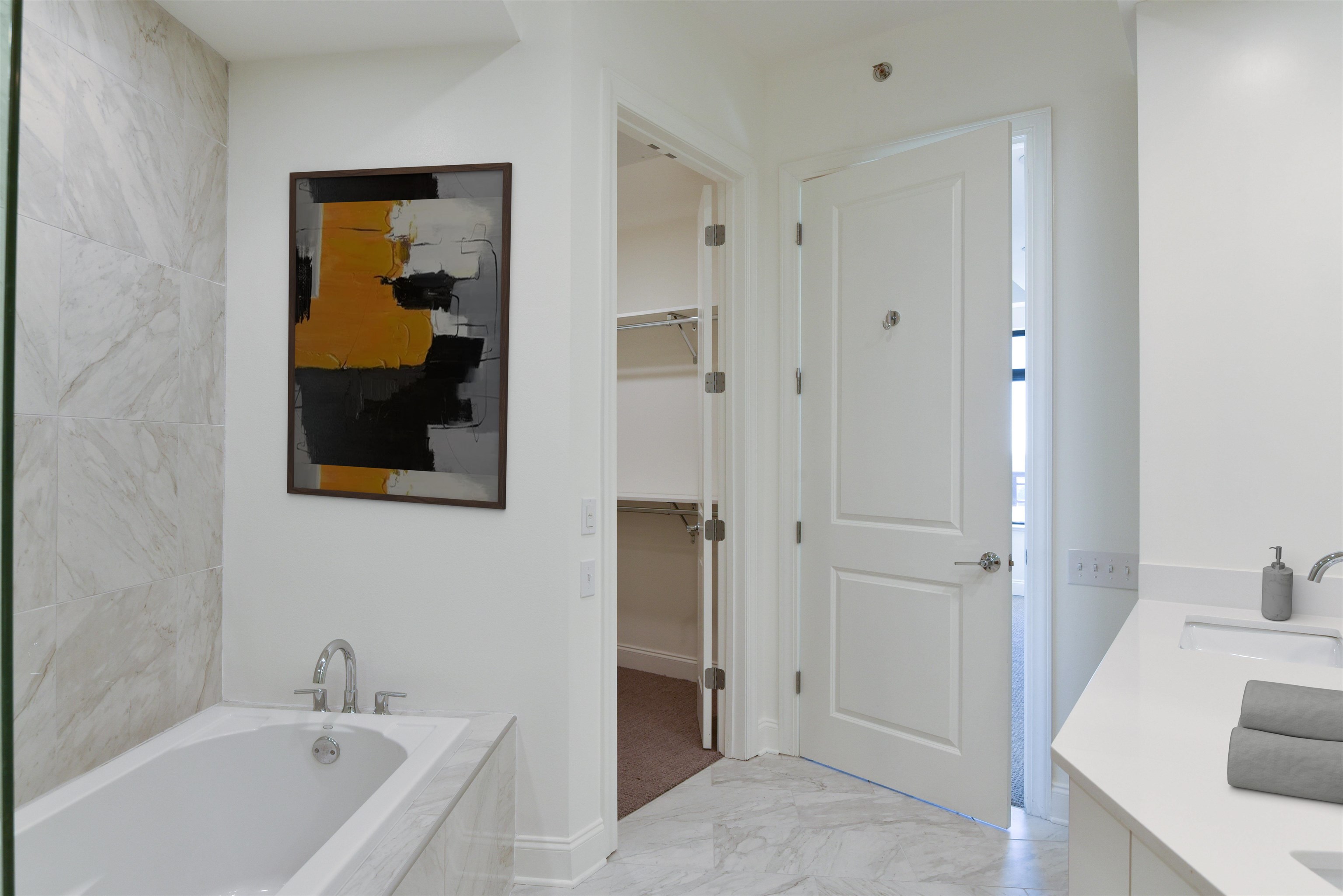 717 S RIVERSIDE DR Unit: 1207