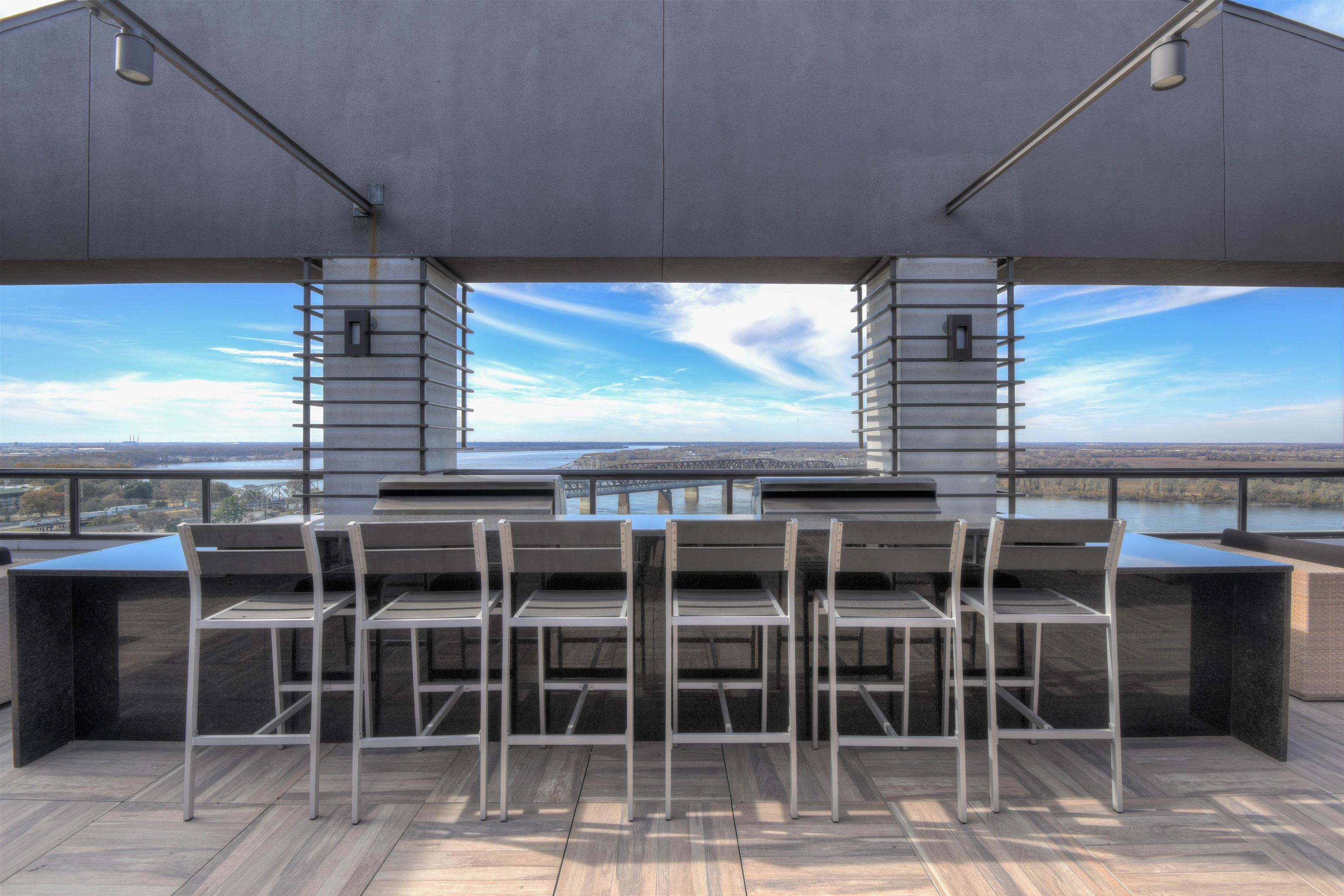 717 S RIVERSIDE DR Unit: 1207