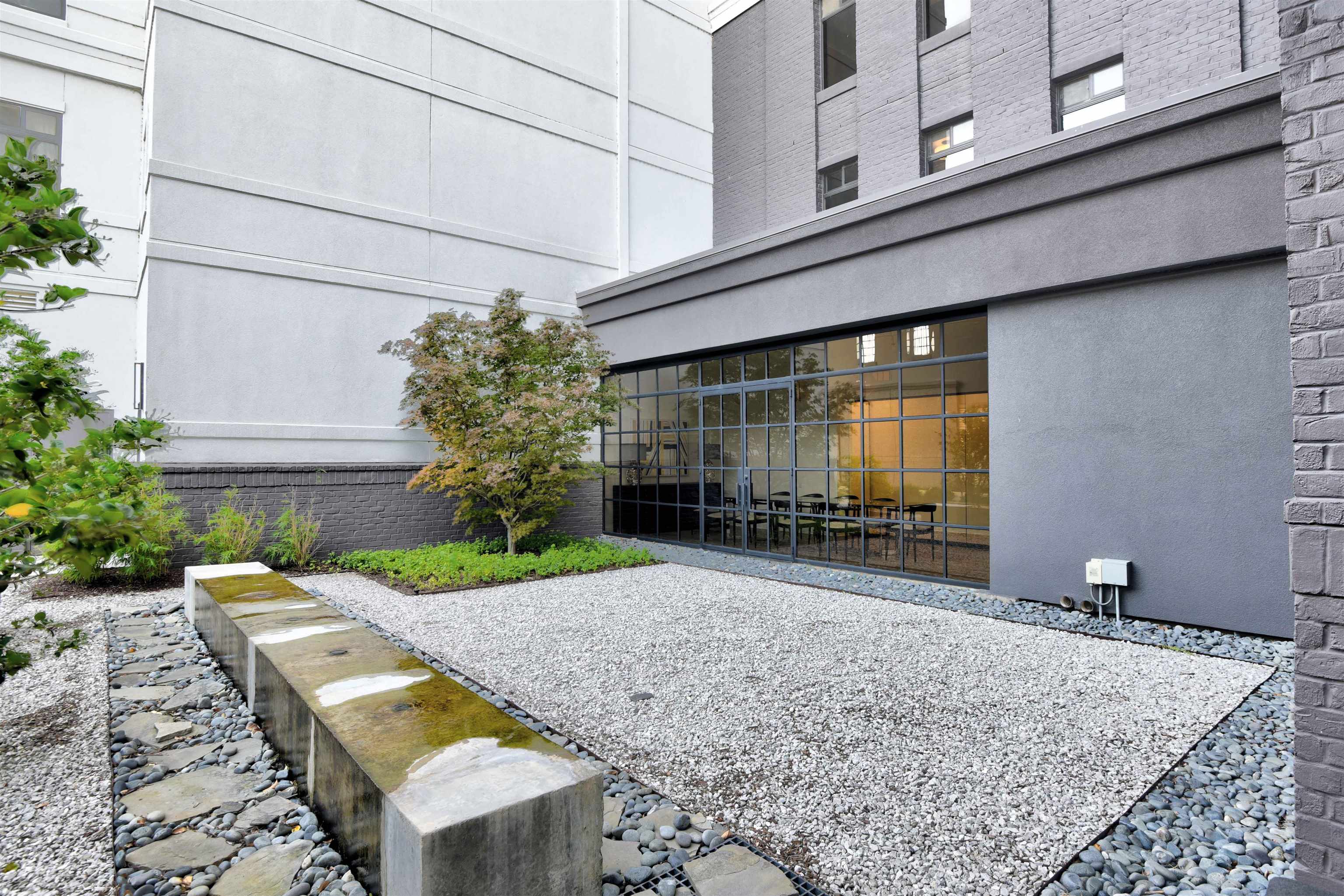 717 S RIVERSIDE DR Unit: 1207