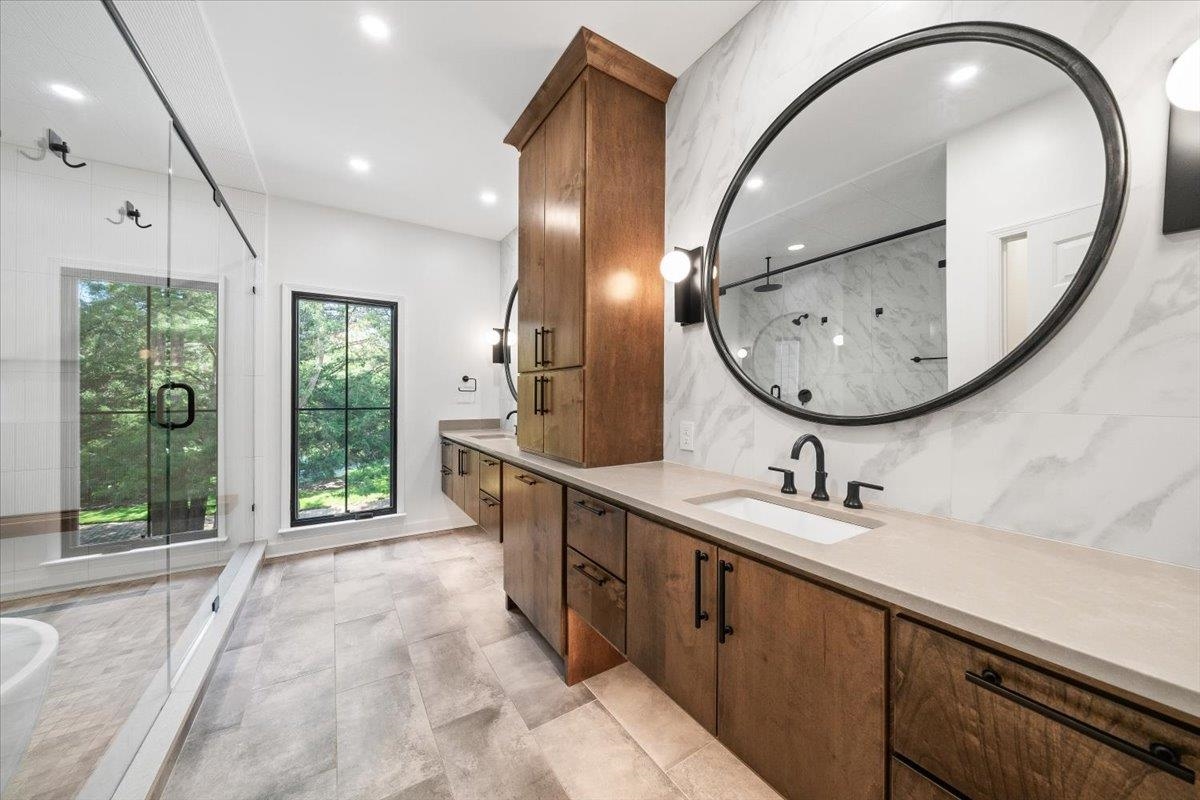 137 RUNNING RIVER PL