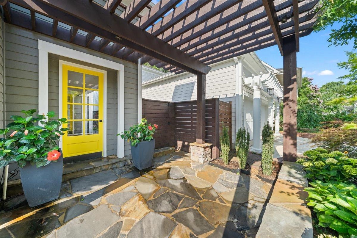 137 RUNNING RIVER PL